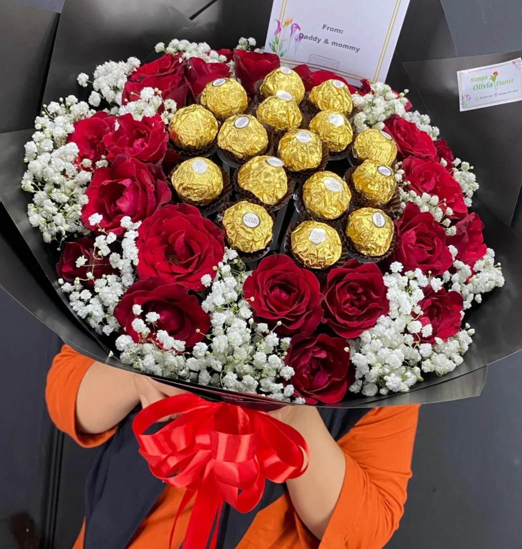 Buket Coklat dan Bunga Mix - Buket Coklat dan Bunga Romantis WinnerFleur Jakarta