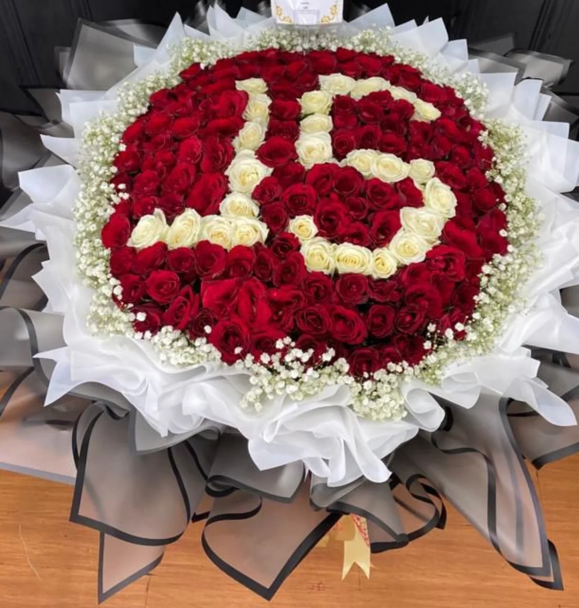 Buket Huruf Bunga Besar Cantik - Buket Huruf Wisuda WinnerFleur Jakarta