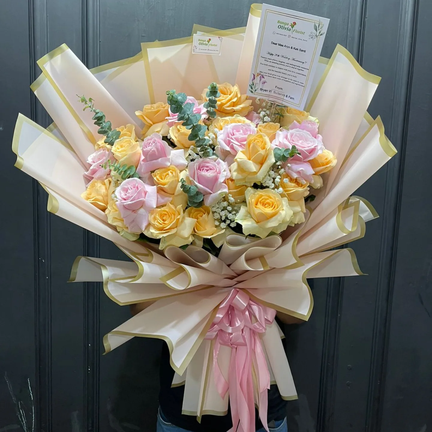Buket Bunga Cantik WF-BHB-BL-006 untuk wisuda - WinnerFleur Jakarta, mulai Rp 1 jt